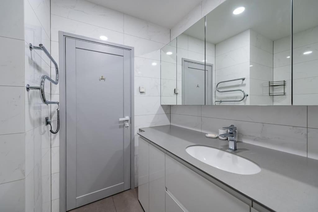 Bright Kaunas Apartment With Castle View Dış mekan fotoğraf
